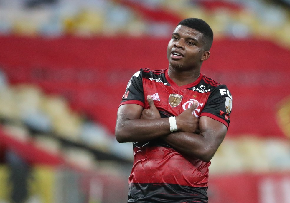 Lincoln após gol pelo Flamengo contra Junior Barranquilla — Foto: REUTERS/Sergio Moraes
