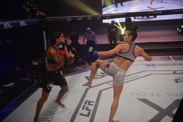 Contender: após sonho do futebol, Bruna Brasil quer realizar meta de chegar  ao UFC, combate