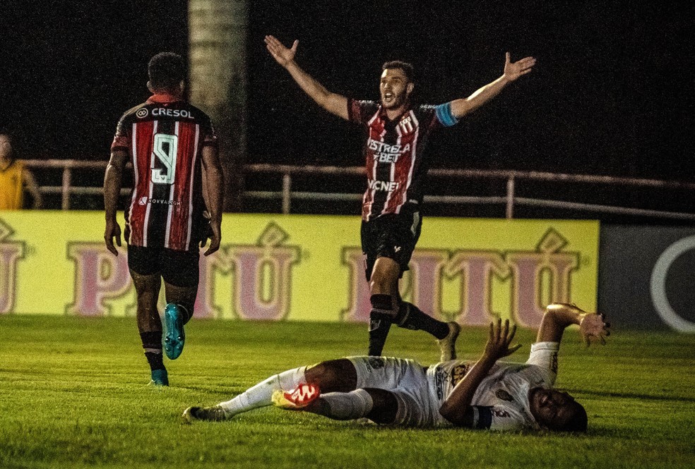 Nova Venécia pega o Botafogo-SP pela Copa do Brasil — Foto: Breno Bonfá
