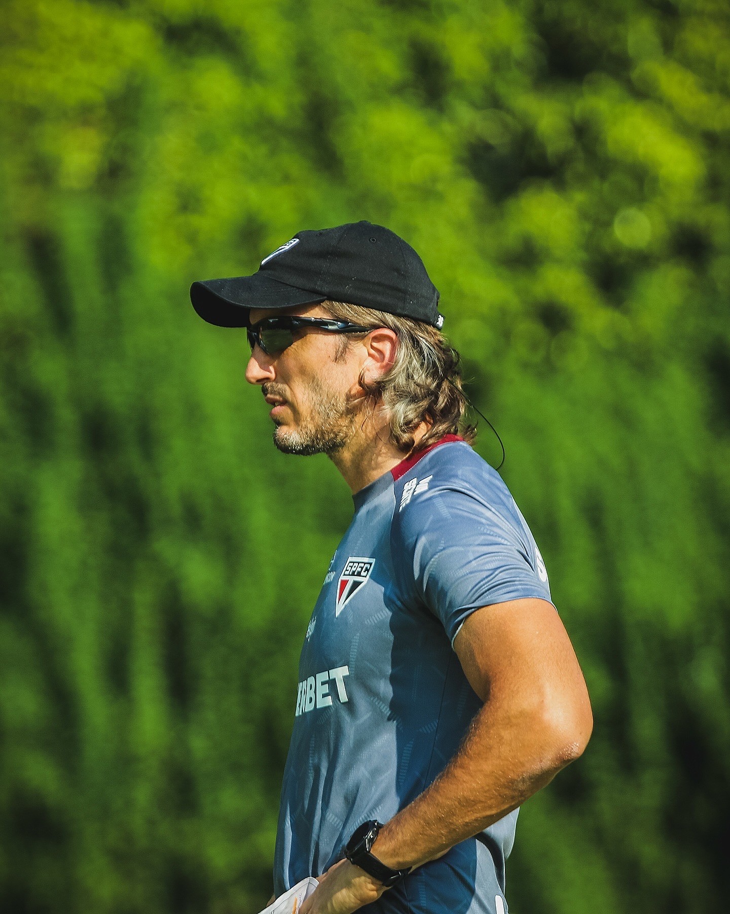 TENSÃO NO MORUMBI! Jogadores do São Paulo se reúnem para buscar soluções após sequência de derrotas e pressão sobre técnico!
