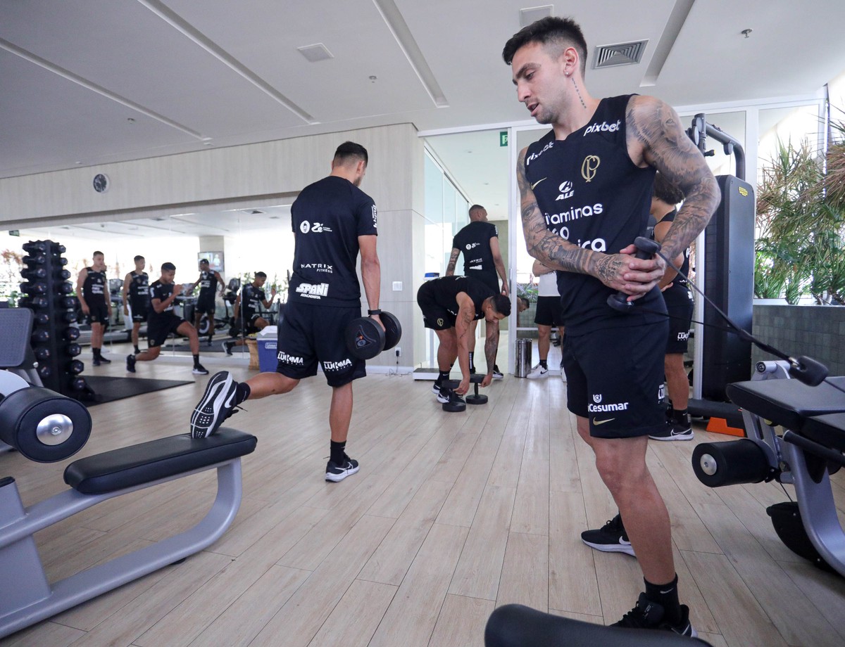 Corinthians treina em Fortaleza antes de volta a São Paulo e terá mudanças contra o Grêmio