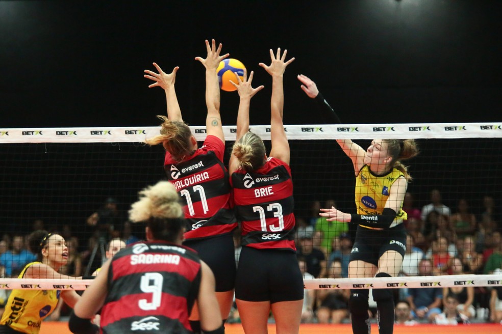 Praia Sesc-Flamengo Copa Brasil — Foto: Arthur Moraes e Natan Schmidt/CBV