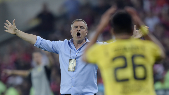 Técnico do Peñarol vê Botafogo melhor do que Flamengo  - Foto: (Alexandre Loureiro / AGIF)