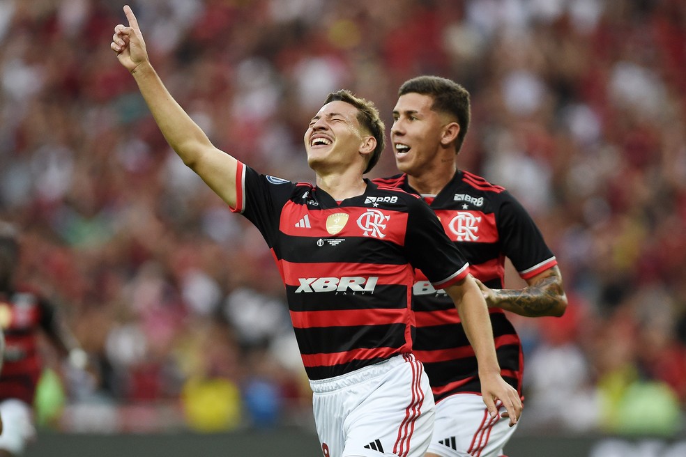 Caio Garcia comemora seu gol em Flamengo x Olympiacos — Foto: André Durão / ge
