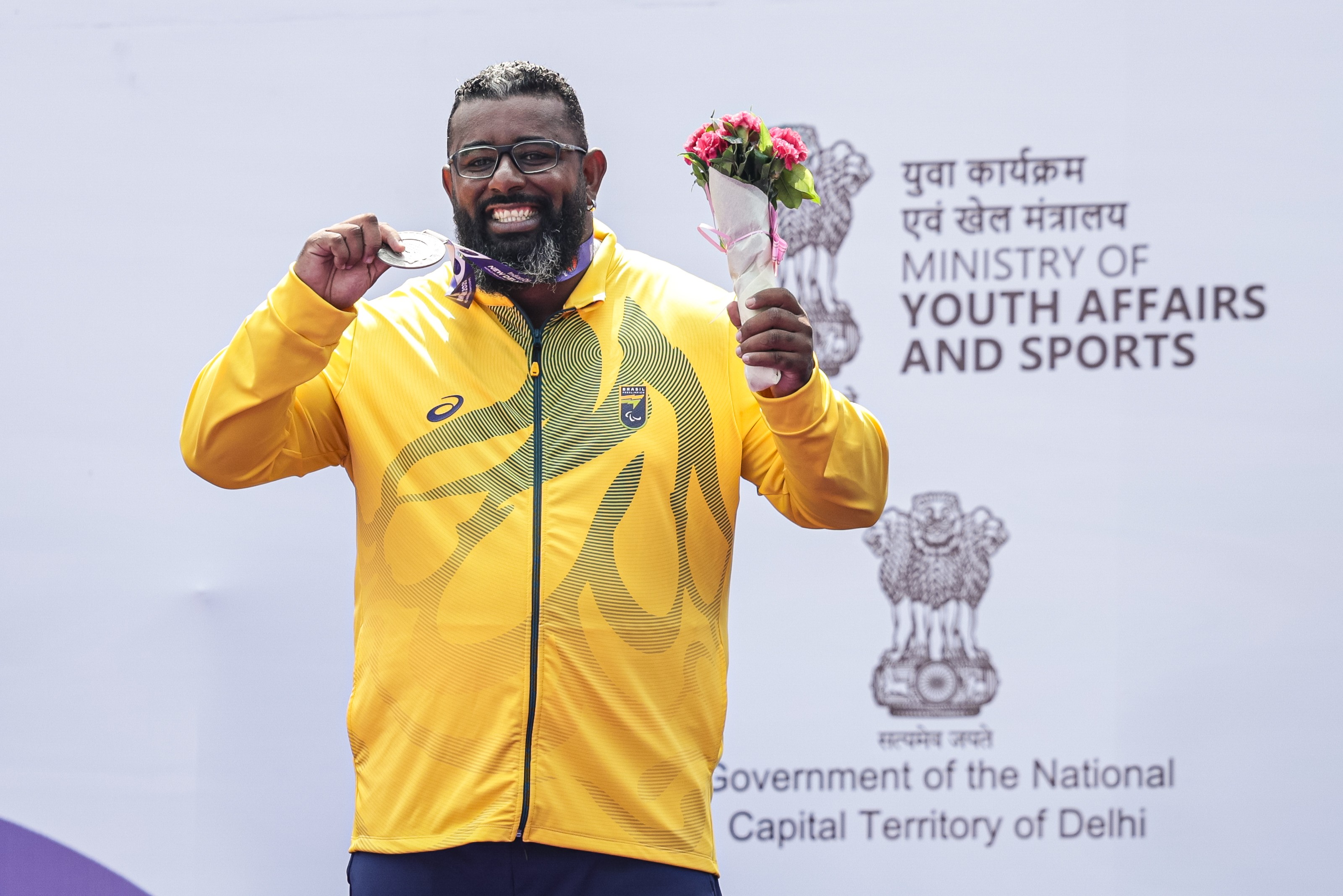 Thiago Paulino recupera prata no Mundial paralímpico de atletismo após ...