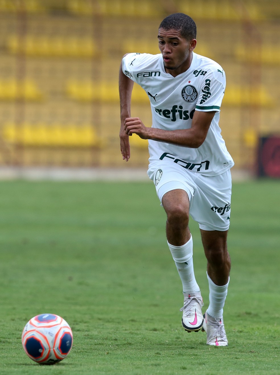 Taubaté e Palmeiras decidem vaga na semifinal da Copa Paulista de