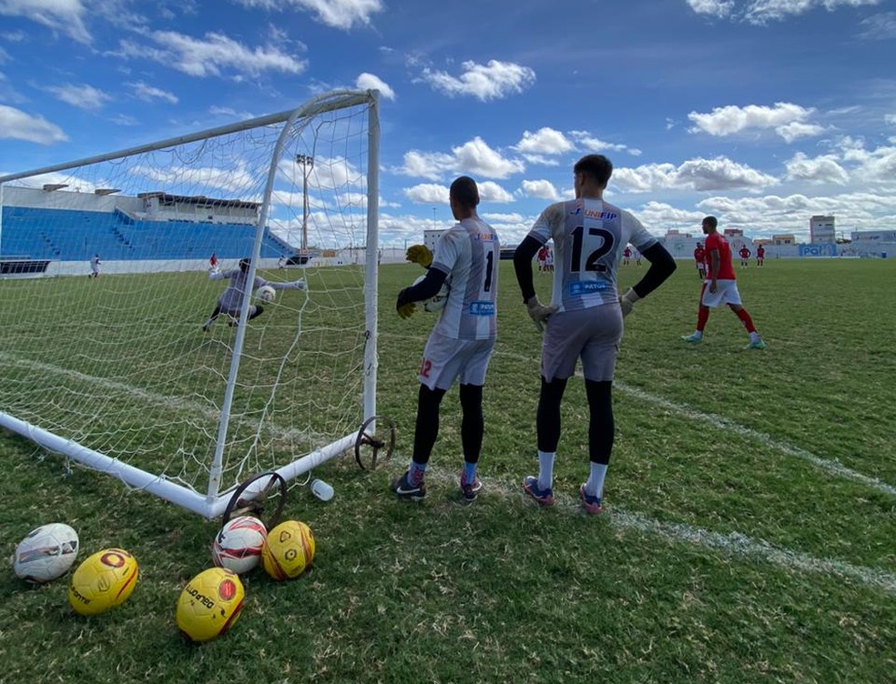 Treino do Esporte de Patos no Jos� Cavalcanti � Foto: Vitor Brand�o  / Esporte de Patos