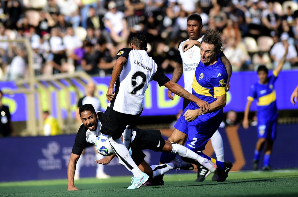 Liedson, lendas de Corinthians x Boca Juniors — Foto: Marcos Ribolli