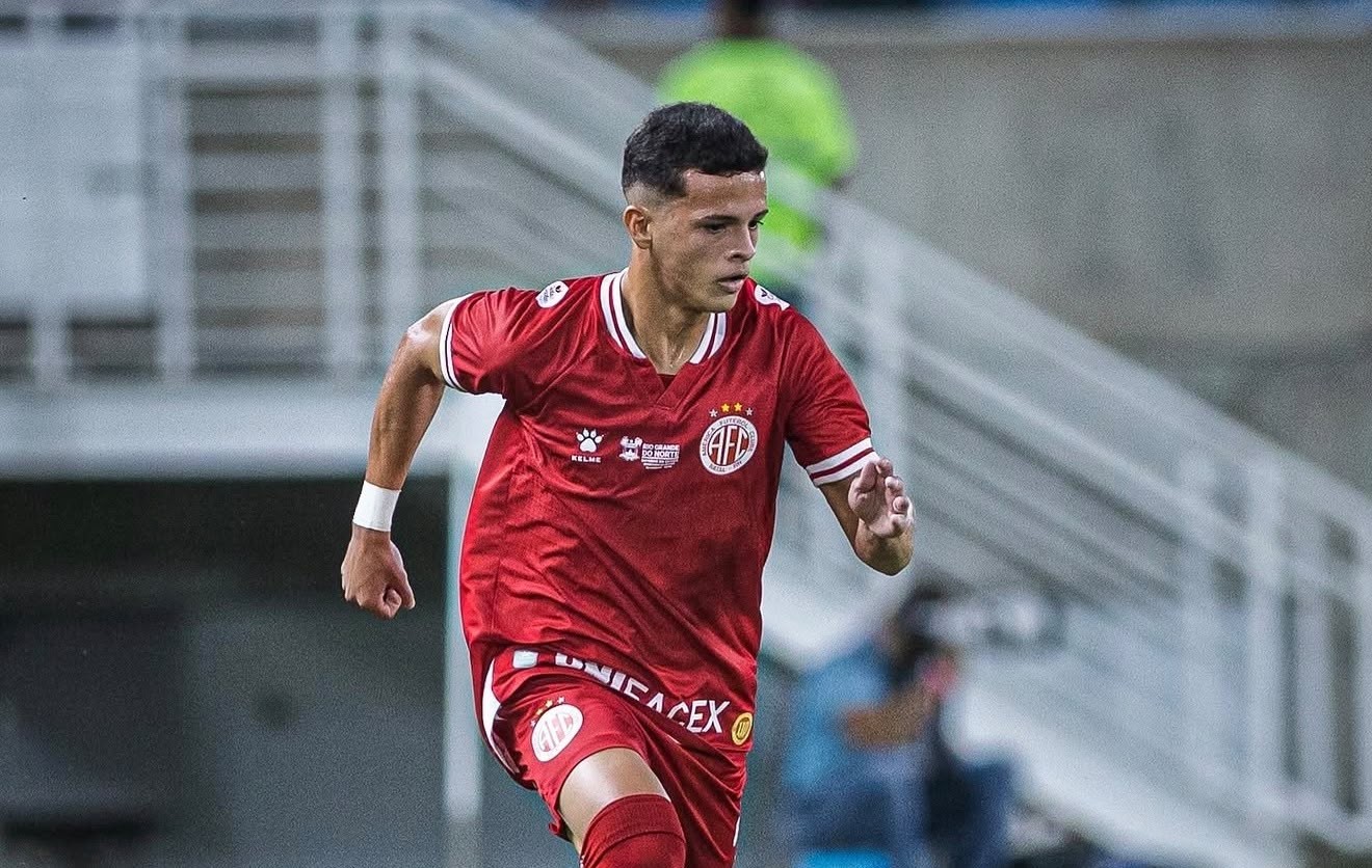 América renova com Henrique até 2027 e empresta meia ao Alecrim