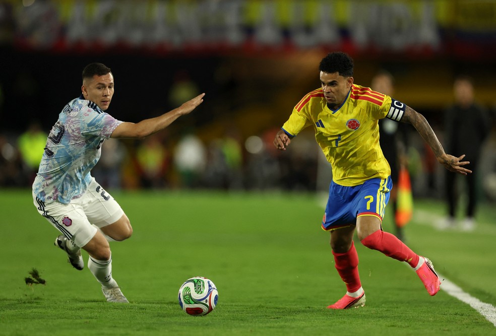 Luis Díaz em campo pela Colômbia