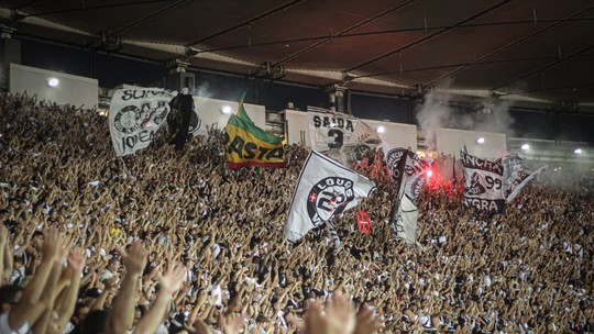 Torcedores do Vasco relatam problemas na comprabooongoingressos para o clássico; clube abre venda física