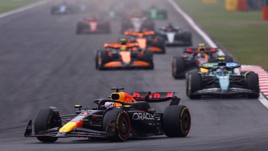 F1 estuda conceder pontos até o 12º colocado, diz site - Foto: (Lars Baron/Getty Images)