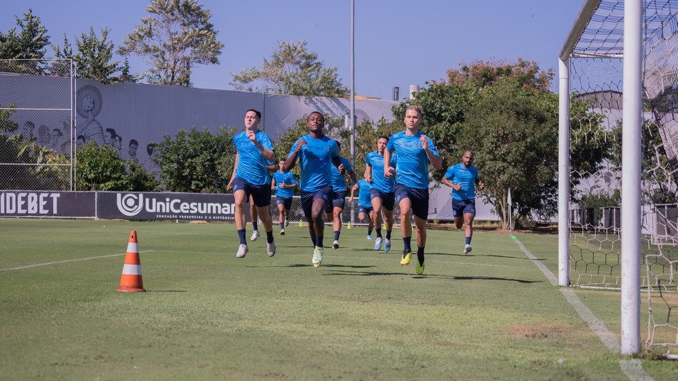 Grêmio volta aos treinos no CT do Corinthians — Foto: Luis Eduardo Muniz/Grêmio FBPA