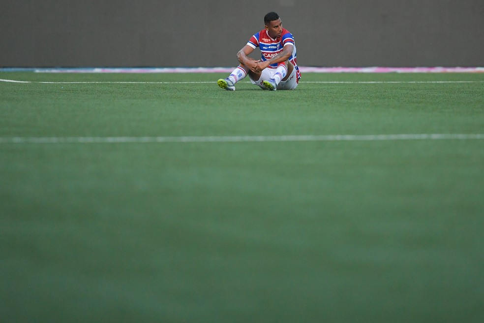 Rodrigo jogador do Fortaleza durante partida contra o Botafogo no estádio Engenhão pelo campeonato Brasileiro A 2025 — Foto: Thiago Ribeiro/AGIF
