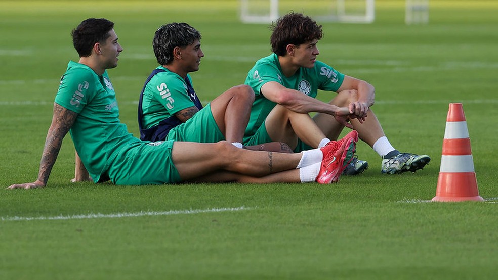 Emi Martínez e Facundo Torres, do Palmeiras, em treino. 