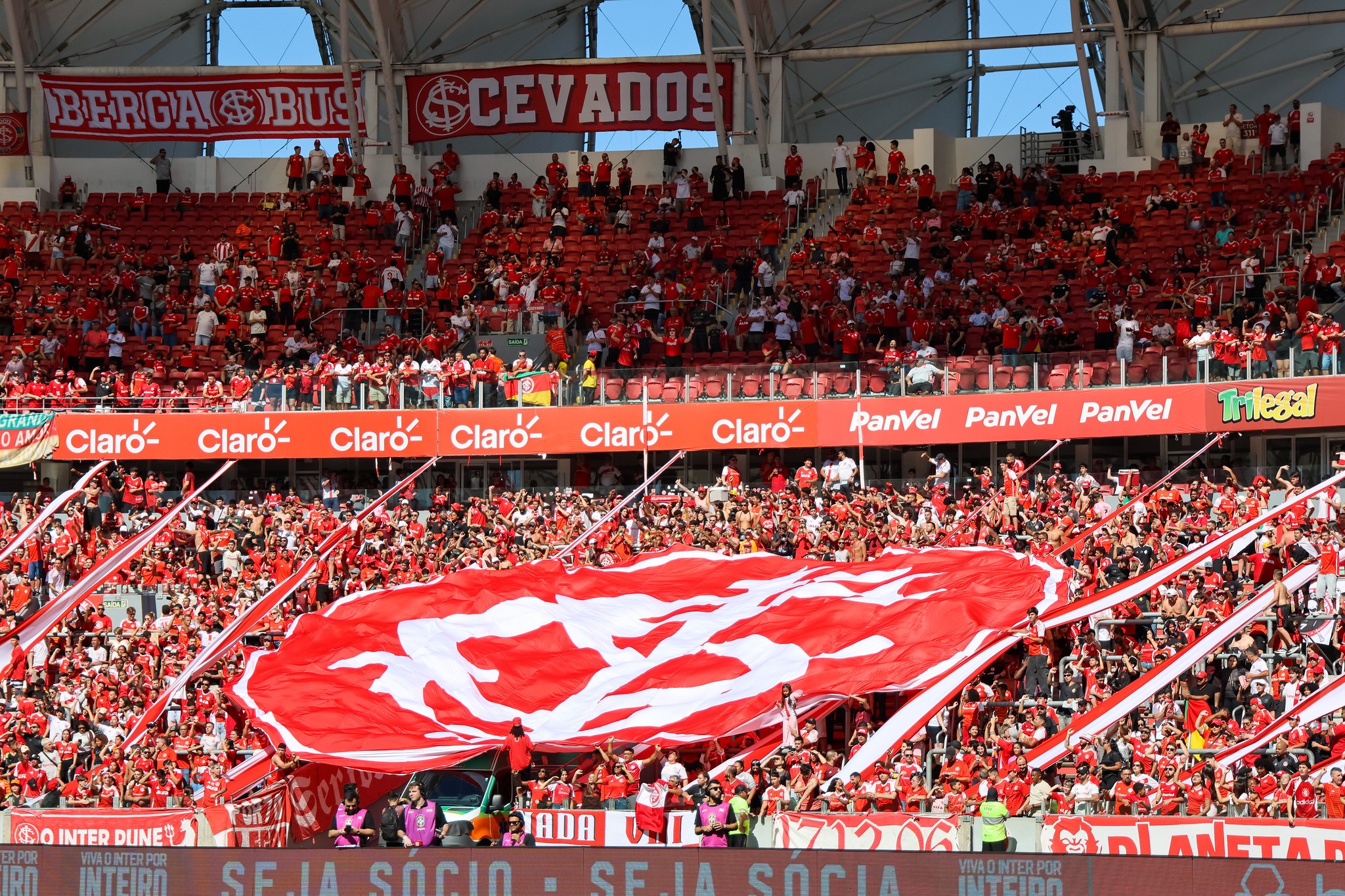 Flamengo busca manter vantagem diante do Internacional no Brasileirão