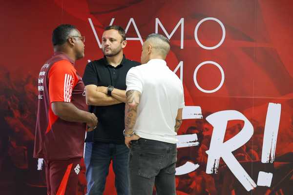 Como o Inter pretende suprir a perda de lateral-direito titular por lesão