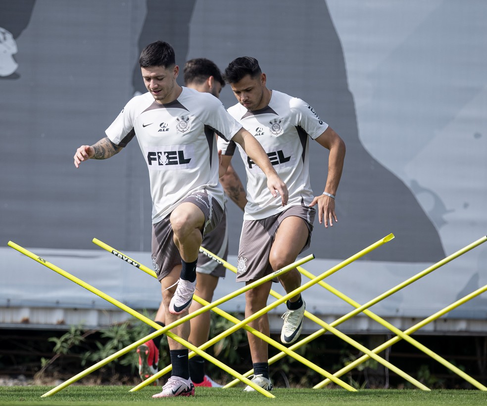 Garro e Romero em treino do Corinthians — Foto: Rodrigo Coca/Agência Corinthians