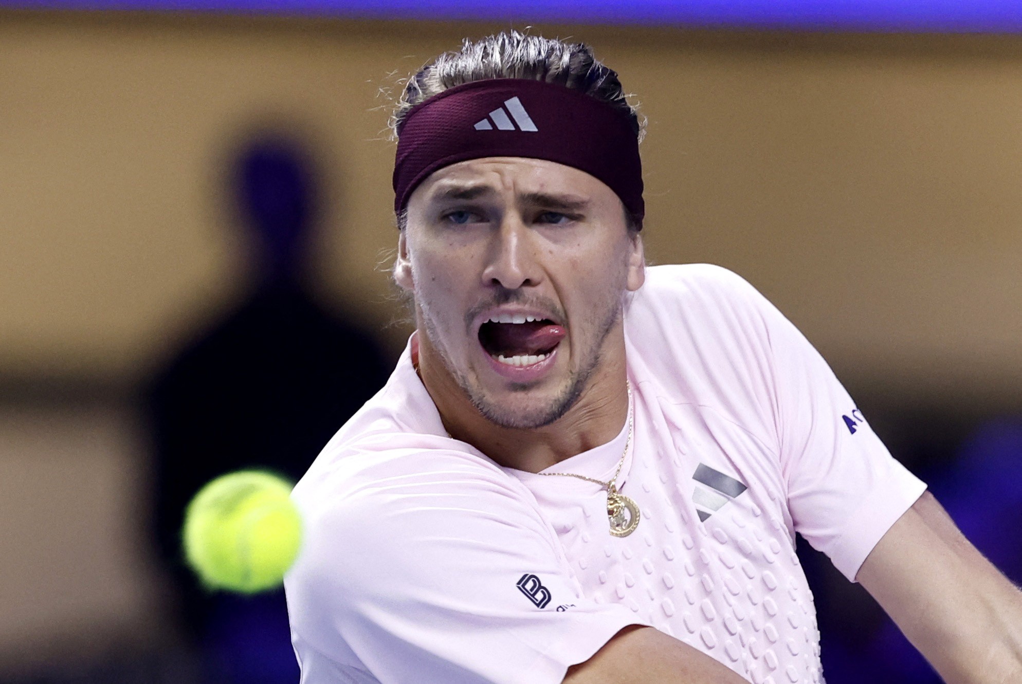 Novo número 1, Zverev aplica pneu e bate top 35 em menos de uma hora para ir à semi em Viena