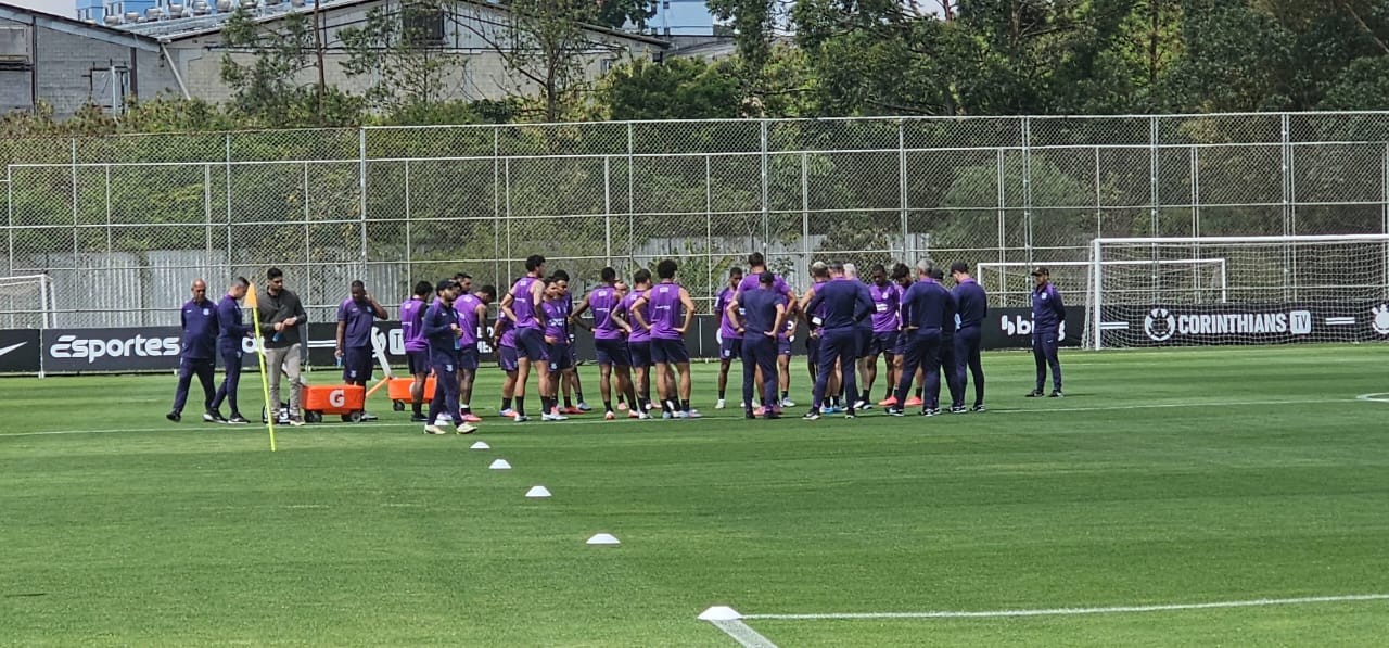Treino do Corinthians: foco em contra-ataques e cobranças com Dorival