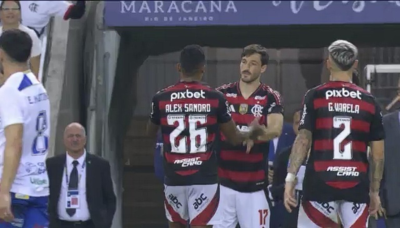 Viña deixa Flamengo e é confirmado como novo reforço do River Plate em acordo por empréstimo