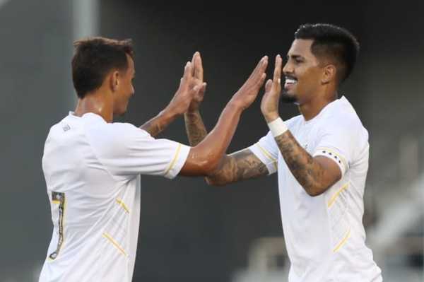 En los penaltis, Santos derrota al Al-Duhail en la Copa Igualdad  santos