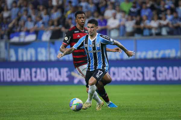 PÉSSIMA ATUAÇÃO! Carlinhos e Matheus Cunha se destacam negativamente na derrota contra o Grêmio
