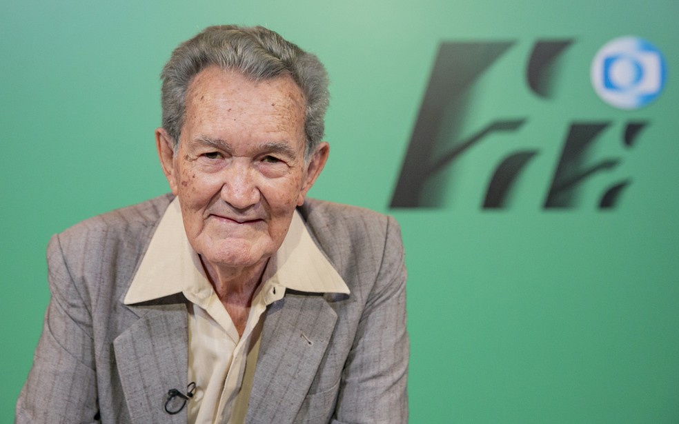 Léo Batista foi o primeiro apresentador da história do Globo Esporte  — Foto: Manoella Mello/Globo