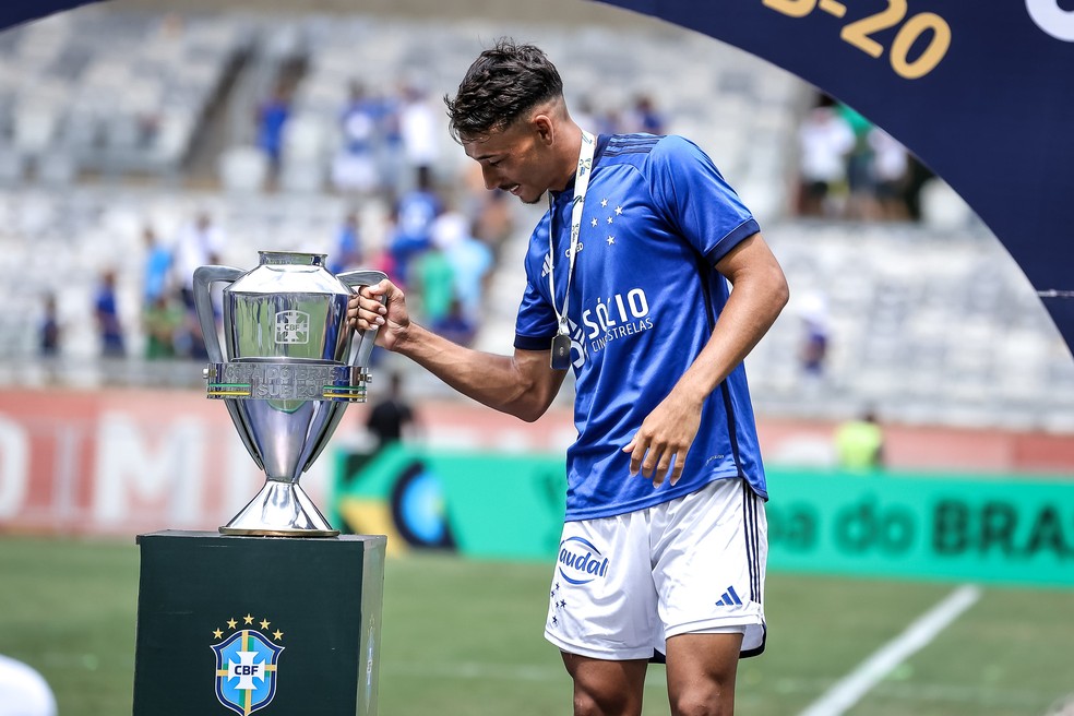 Japa foi campeão da Copa do Brasil sub-20 e terminou ano como titular do profissional do Cruzeiro — Foto: Staff Images / Cruzeiro