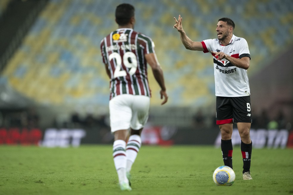 Calleri em Fluminense x São Paulo — Foto: Jorge Rodrigues/AGIF