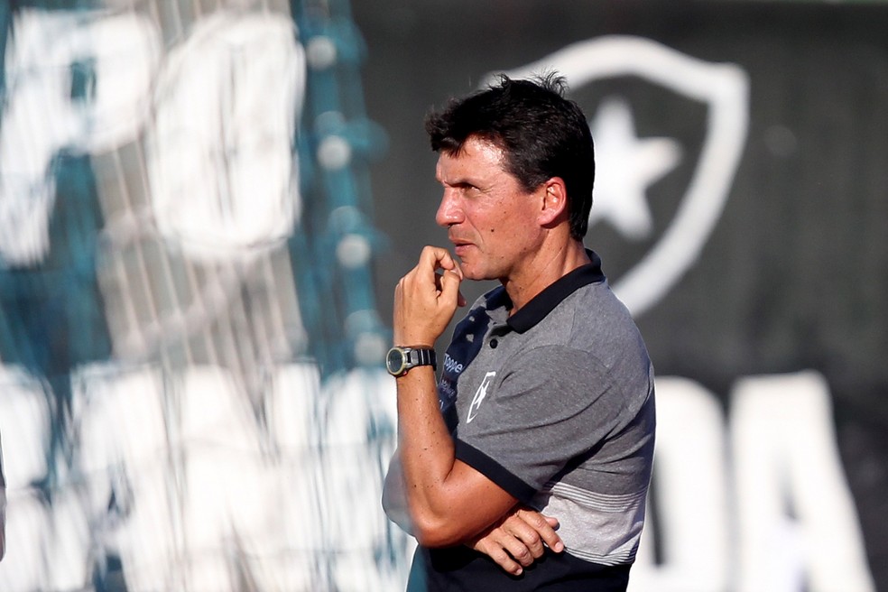 Americano x Botafogo Bacaxá Zé Ricardo — Foto: Vitor Silva/SSPress/Botafogo