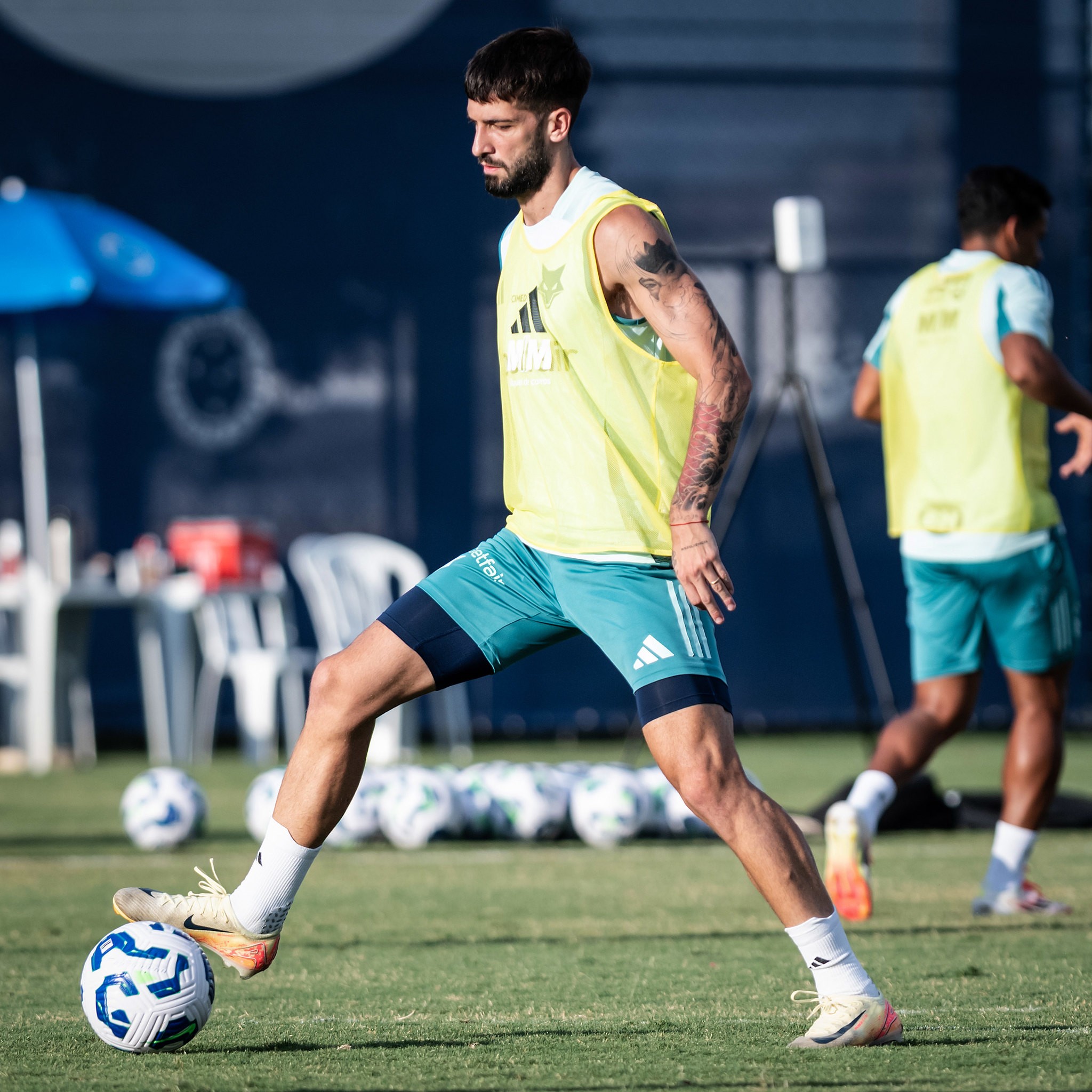 Lautaro Díaz cogita deixar o Cruzeiro? Confira a situação do atacante