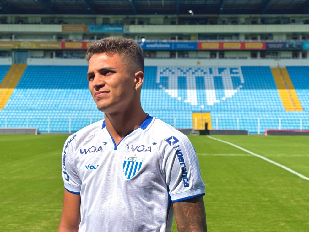 João Vitor chegou à Ressacada nesta temporada — Foto: Ronaldo Fontana/ge