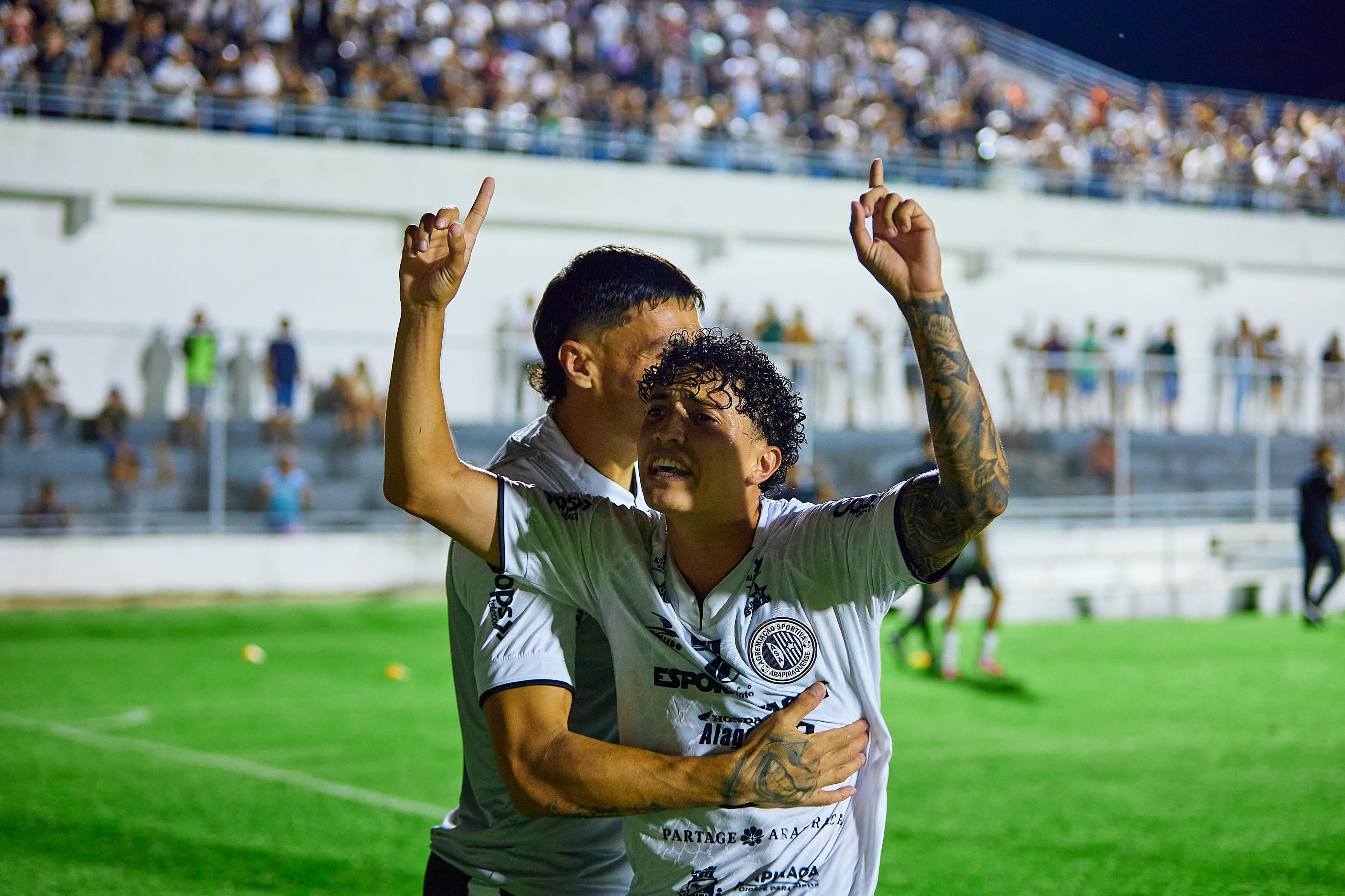 Motta entra no segundo tempo, marca e vira personagem do ASA contra o Gama