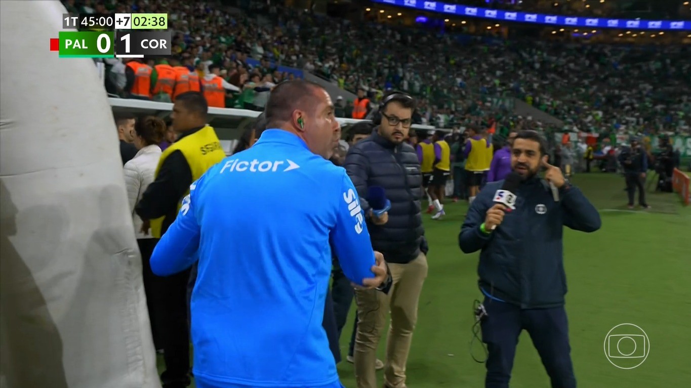 Revés na partida: Auxiliar do Palmeiras é expulso após gol do Corinthians.