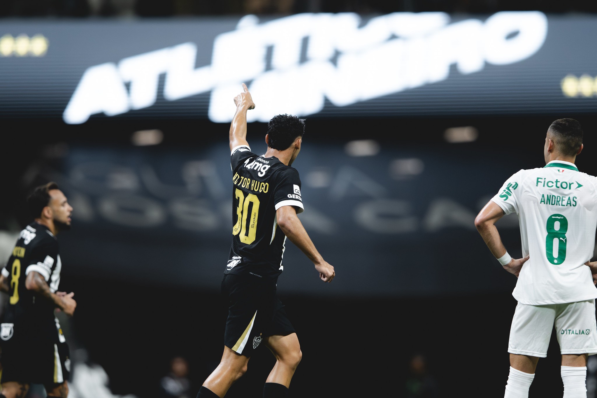 Victor Hugo supera saída do Flamengo e retoma boa fase | Ge