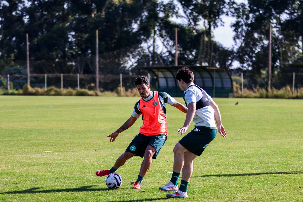 Marcinho retorna ao time da Chape após cumprir suspensão — Foto: Luiz Ferrazzo/ACF