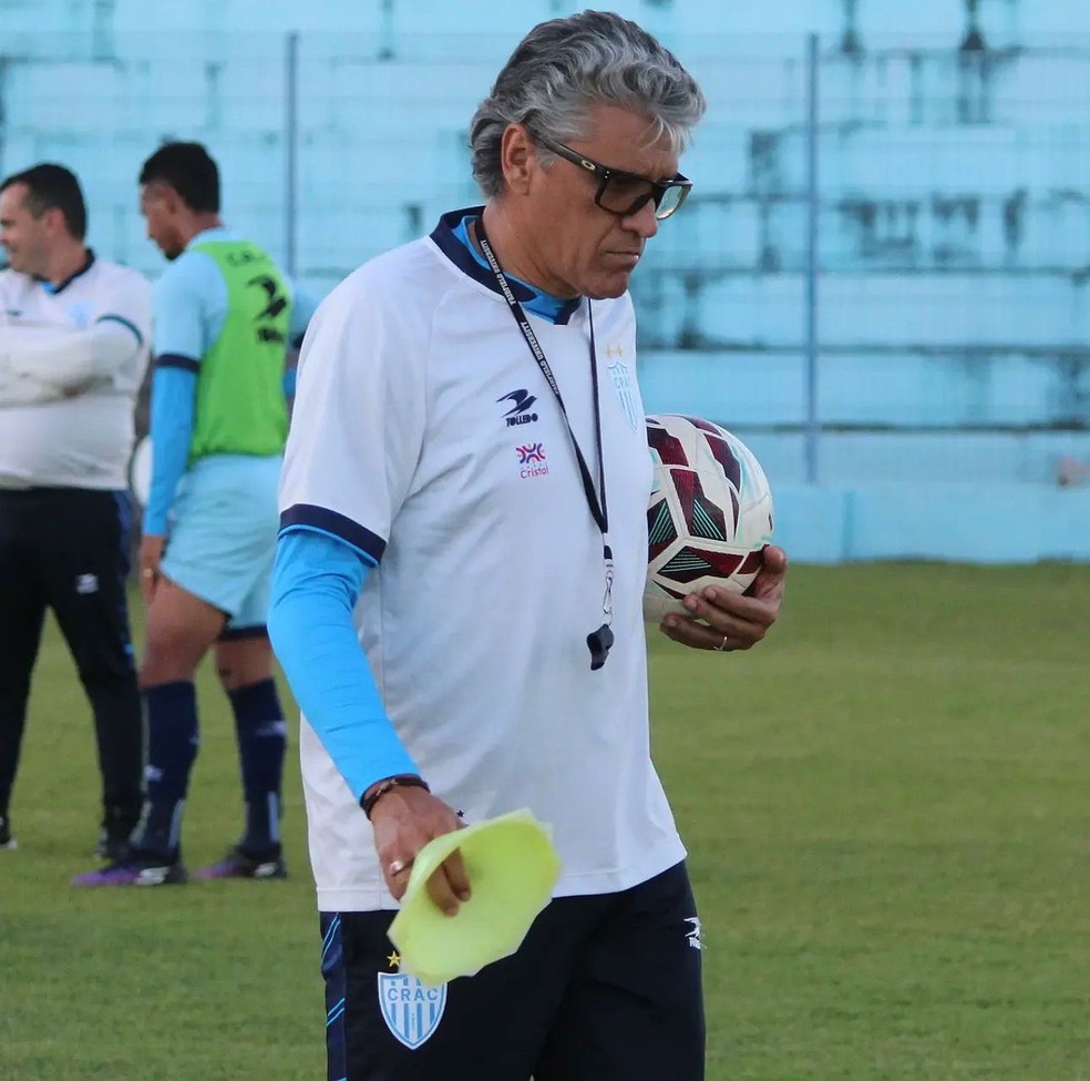 Ângelo Luiz, técnico do Crac-GO