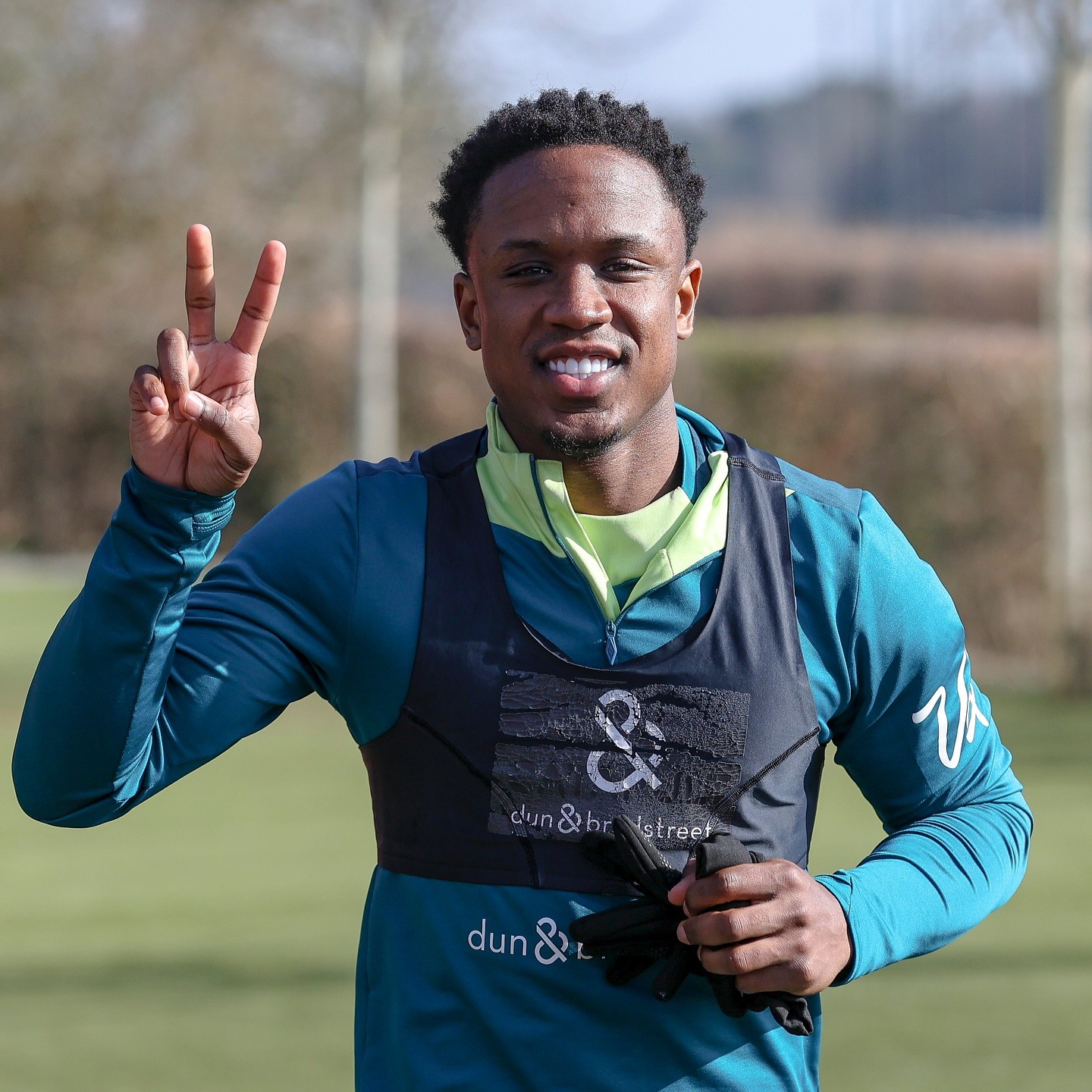 Lesões frequentes prejudicam desempenho de Sinisterra próximo ao Cruzeiro na Inglaterra.