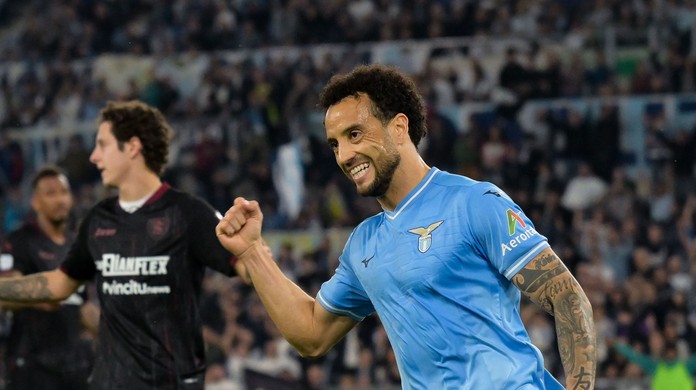 Felipe Anderson brilha e Lazio vence em casa pelo Campeonato Italiano futebol italiano ge