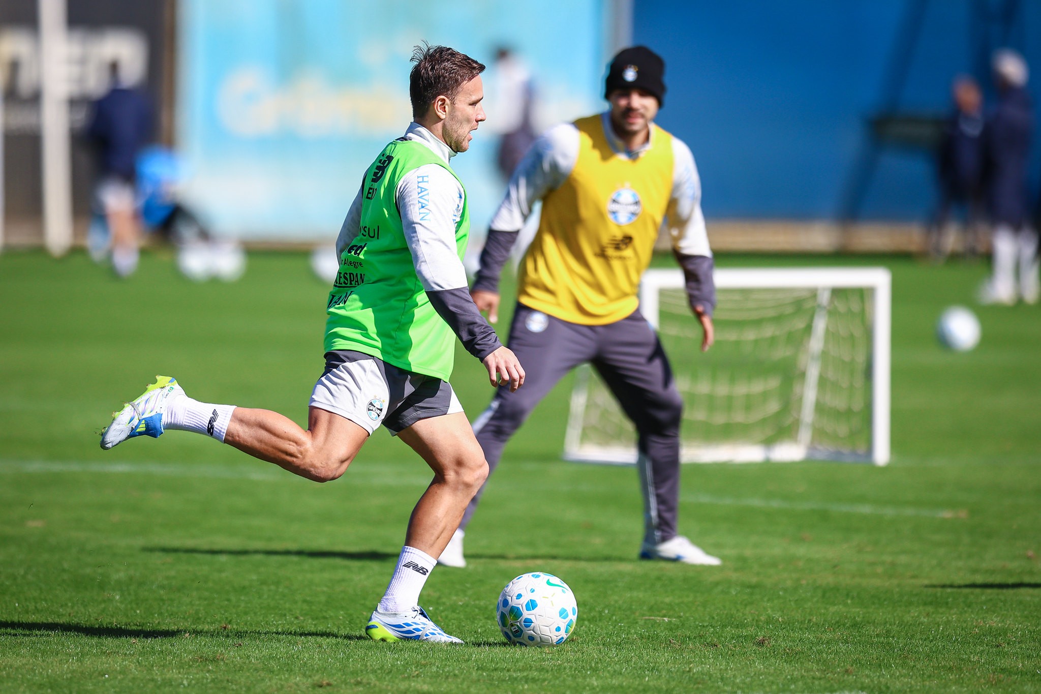 Arthur participa de treino, mas ainda é dúvida contra o Santos | Ge