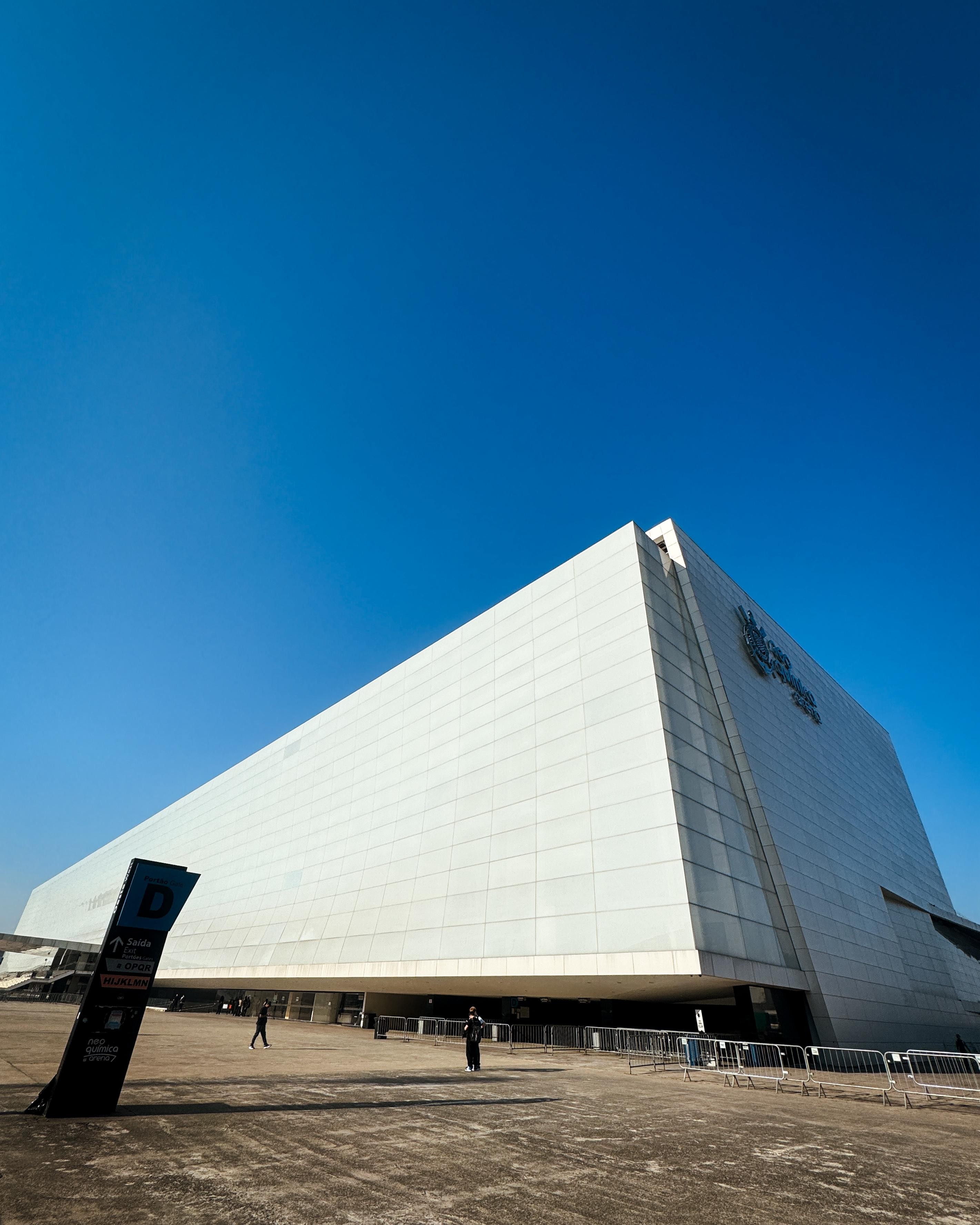 Gerente da Arena admite saída e contesta assédio; Corinthians cobra nova gestão