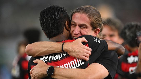 Filipe Luís cita mística de Lima para o Flamengo e comemora título da Libertadores: "Ainda sem assimilar"