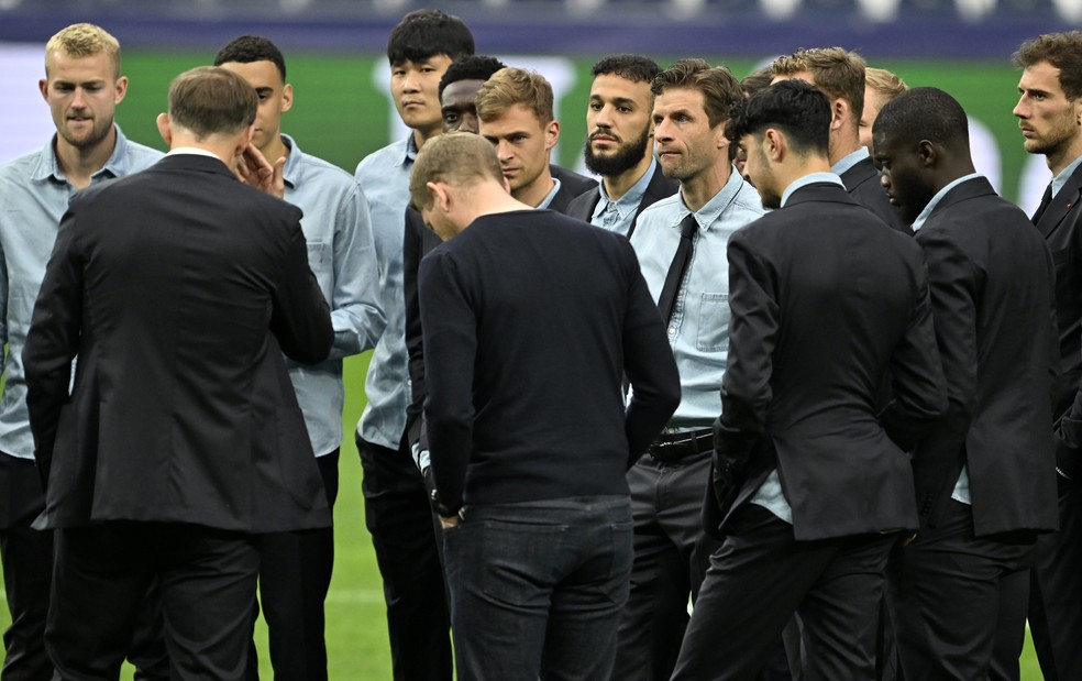 Jogadores do Bayern de Munique, em visita ao Santiago Bernabéu — Foto: Getty Images