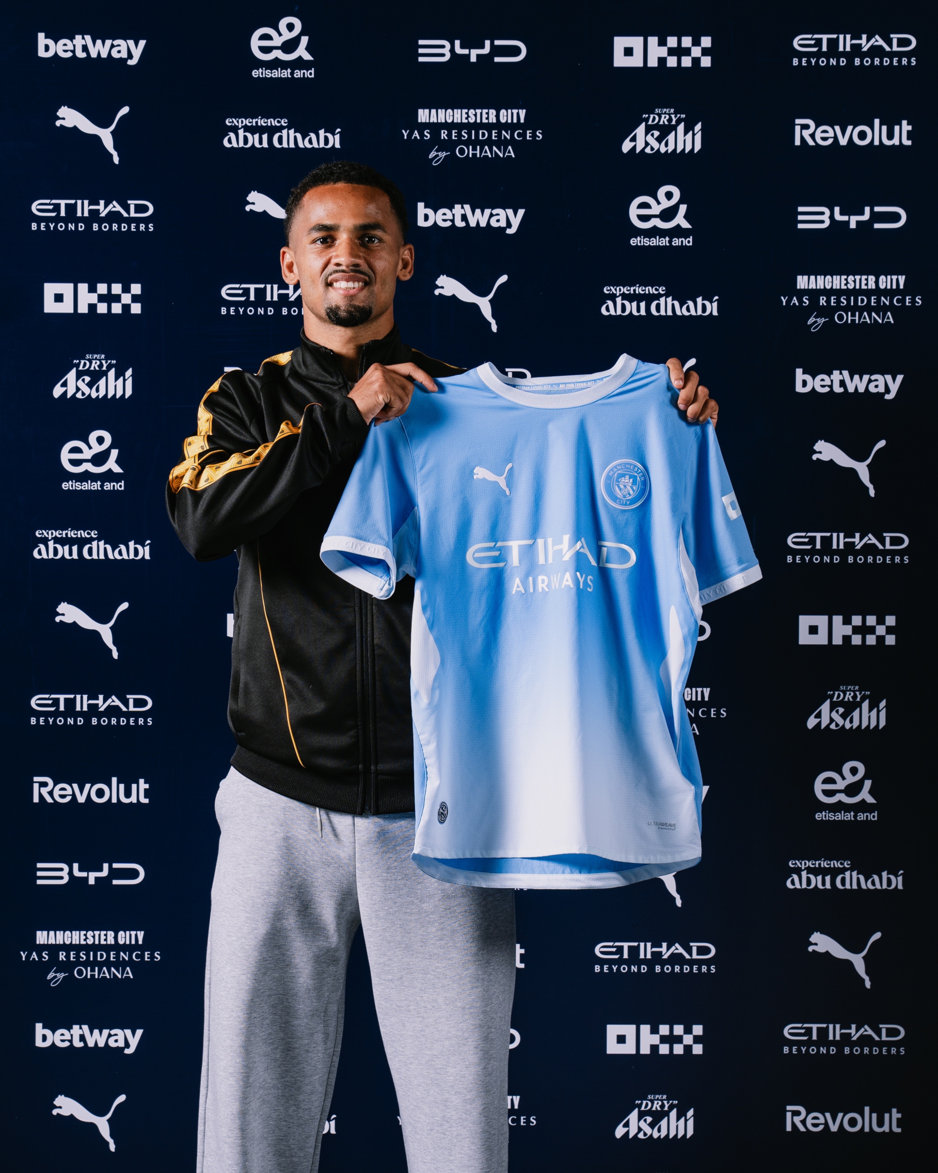 Manchester City anuncia atacante que jogou a Copa por Senegal; veja valores
