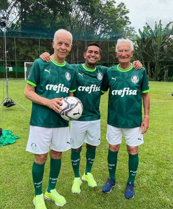 Despedida do Ex-Volante Dudu com Homenagens de Jogadores e Choro de Dorival.