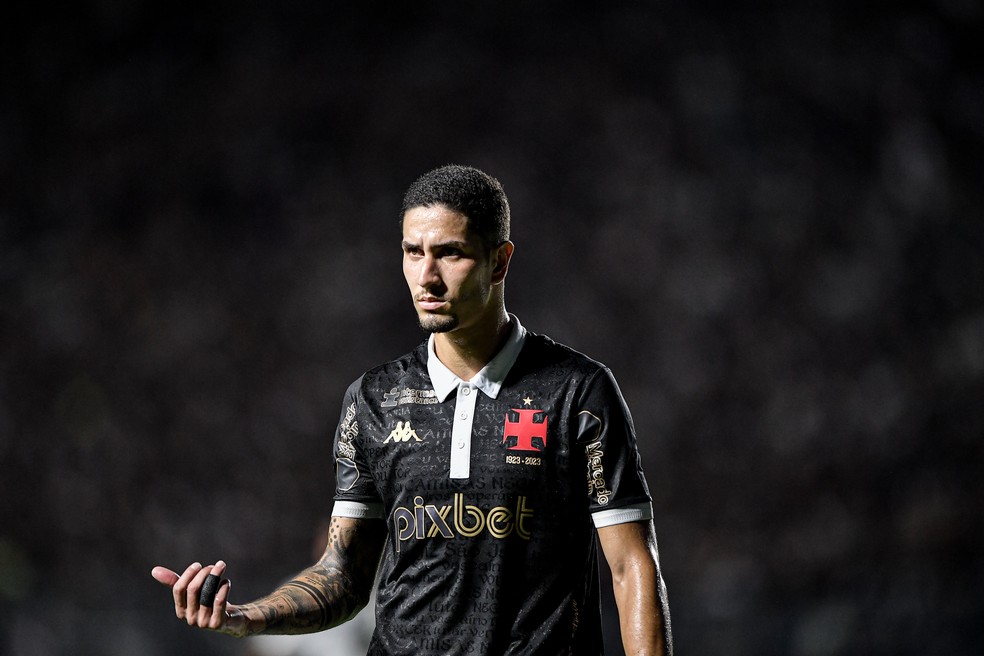 D�vida do Vasco com o RB Bragantino pela contrata��o de Praxedes foi quitada � Foto: Thiago Ribeiro/AGIF