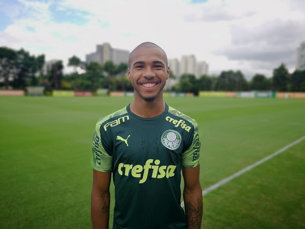 Dismetria (e alegria) nas pernas: Wesley cresce no Palmeiras e sonha com  Libertadores, palmeiras