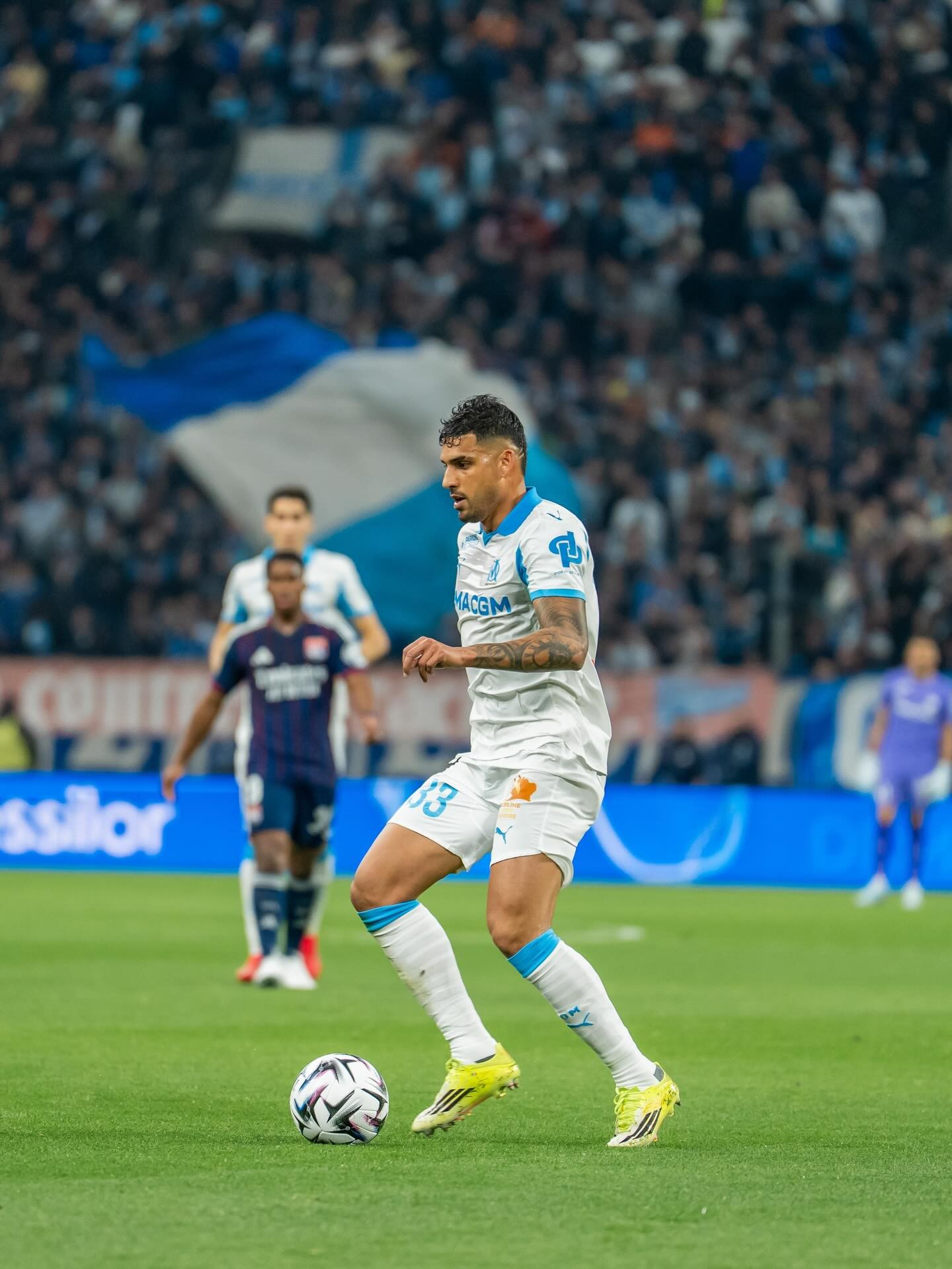 Santos tenta trazer Emerson Palmieri de volta ao Brasil