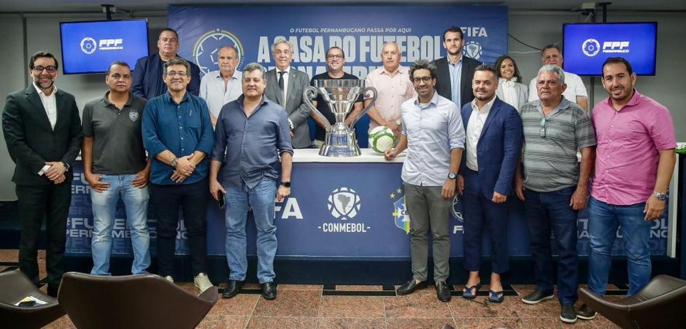 Clubes em arbitral na Federação Pernambucana de Futebol (FPF) — Foto: Rafael Vieira/FPF